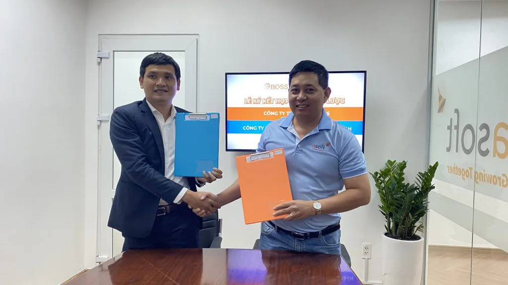 Anh Nguyễn Đình Tuấn – CEO của VOIP24H và Anh Huỳnh Thanh Minh – CEO 1BOSS bắt tay hợp tác phát triển lâu dài